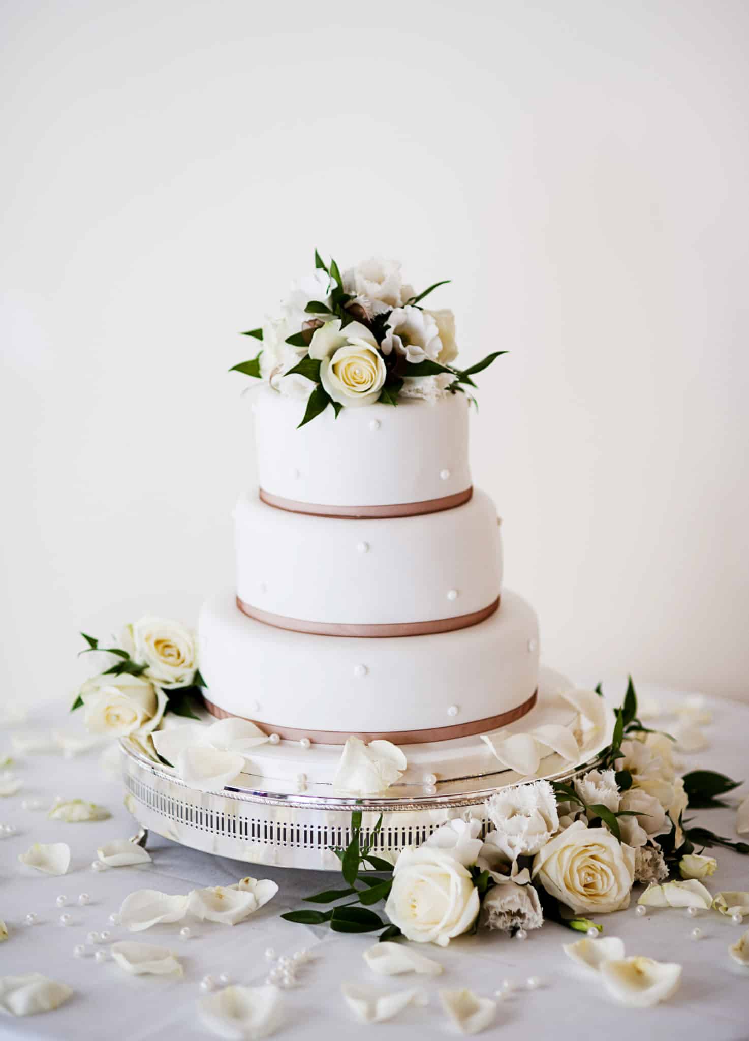 22 Decadent Fall Wedding Cakes - Gorgeous Fall Wedding Cake Ideas